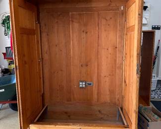 Pine armoire