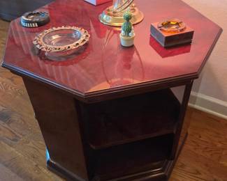 LARGE RALPH LAUREN SIDE TABLE