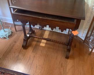 Vintage small table w/ drawer