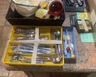 Assorted kitchen smalls
