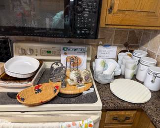 Corelle "Scribble Lines" Service for 8