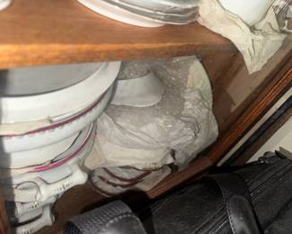 More gorgeous china hiding