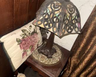Tiffany Style table lamp with bronzed base