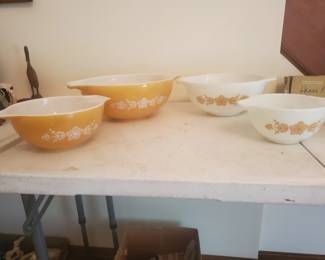 Set of (4) Pyrex