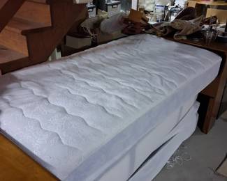 Twin mattresses