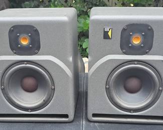 Pair KRK 9000 studio monitors