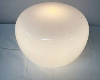 Lot 47: Dimmable Table Lamp