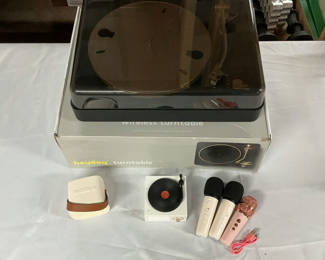 Lot 237: Wireless Turntable, Bluetooth Speakers