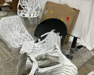 Lot 71: 6 White Plastic Bird Nest Chairs, NEW! And 5 Black Metal Tables, NEW!