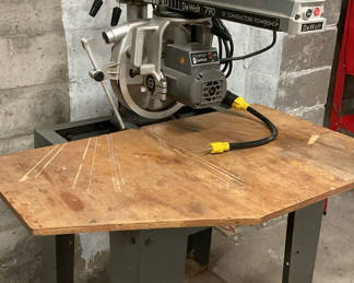 Lot 23: DeWalt 790 12-Inch Contractors Powershop Radial Arm Saw with Table