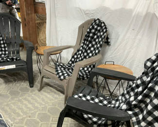 Lot 18: 3 Plastic Adirondack Chairs, 2 Metal And Wood Small Tables, 3 Blankets