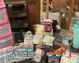 Lot 132: Party Arts And Crafts