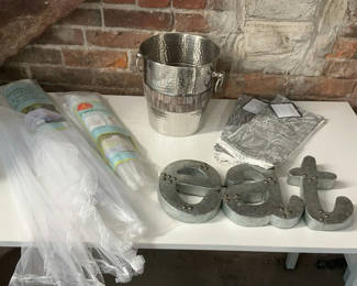 Lot 175: Misc Outdoor Food Stuffs