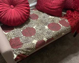 Bench Seat, Decorative Pillows
