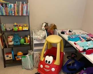 Children's Books, Leaning Shelf, Toys, Manual Car