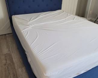 Queen platform bed