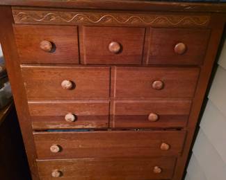 Chest of drawers