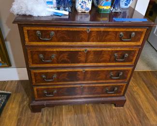 Antique chest of drawers