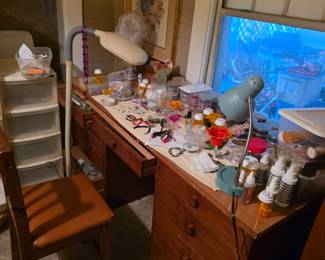 Jewelry work table