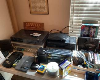 Electronics: Vintage Stereo Console with Turntable & 8 track player