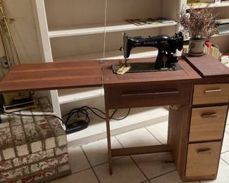 Vintage Singer Sewing Machine Cabinet50x31x16