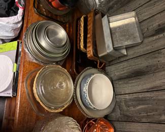 pans, bakeware, baskets