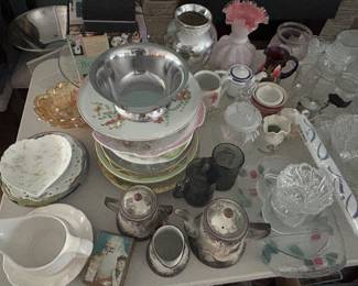 Vintage Japanese Dragonware tea set, serving plates, vases