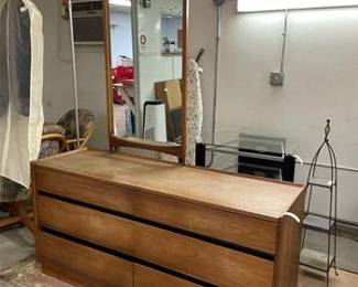 Dillingham 6 Drawer Dresser with Offset Mirror