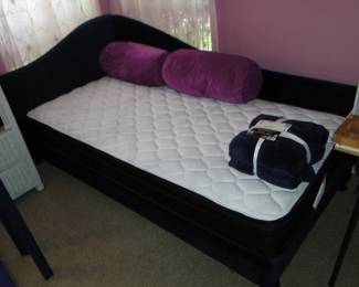 Twin Daybed used twice!