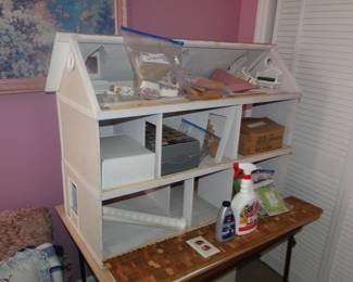 Vintage Dollhouse with furniture