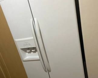 Kenmore Refrigerator With Freezer  WaterIce Dispenser