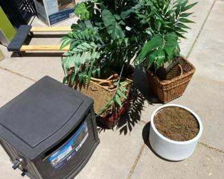 Various Garden Accessories