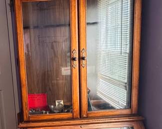 Oak Locking Gun Display Cabinet w/Glass Doors and Storage Drawers