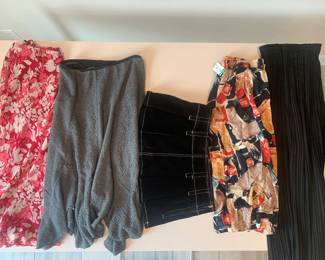 Women's Skirts M&L
