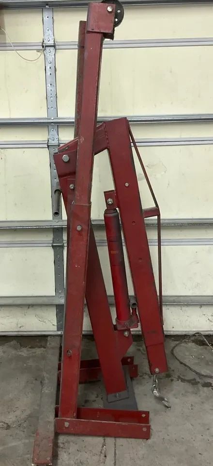 001 ANSI Hydraulic Engine Hoist