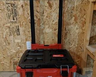 Milwaukee PACKOUT 22 in. Rolling Tool Box, 22 in.
