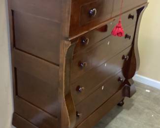  ANTIQUE LATE 1800s AMERICAN EMPIRE MAHOGANY SIX DRAWER CHEST OF DRAWERS w KEY IN VERY GOOD CONDITION 41in W by 19in DEPTH by 42in H NO SHIPPING PICKUP ONLY
