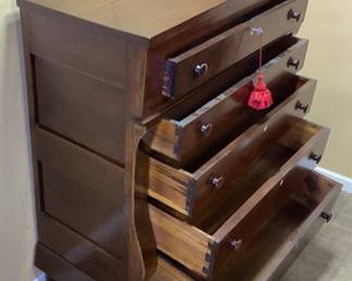  ANTIQUE LATE 1800s AMERICAN EMPIRE MAHOGANY SIX DRAWER CHEST OF DRAWERS w KEY IN VERY GOOD CONDITION 41in W by 19in DEPTH by 42in H NO SHIPPING PICKUP ONLY