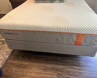 Sealy Tempur-pedic queen mattress elite