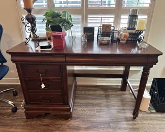 Liberty furniture desk 