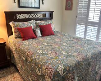 Queen bed 