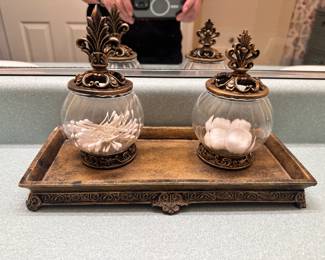 Bathroom decorations 
