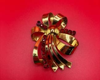 Beautiful Vintage Sterling Silver Vermeil Rhinestone Brooch