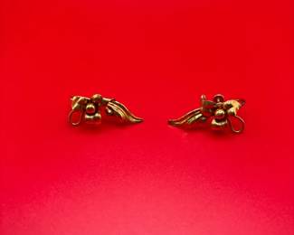 10K Yellow Gold Floral ScrewOn Earrings