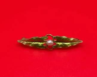 Art Nouveau Solid 14K Gold Brooch