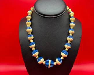 02 Vintage Statement Necklace Featuring Textured Beads