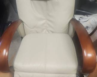Massage Chair with Remote - Very Capable and Flexible Like New
