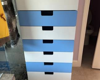 Chest of Drawers - 7 drawer.  Very Sturdy - Easy Glide drawers