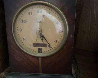 Collectible mantle clock