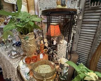 tables, vanity sets, lamps